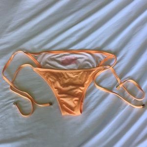 Victoria’s Secret The Skinny String Bottom